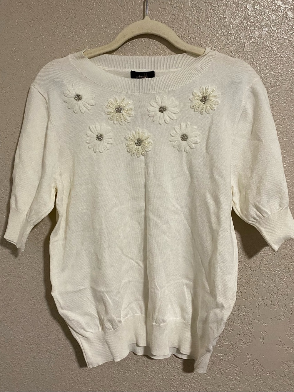 Cream Floral Appliqué Short-Sleeve Crewneck Sweater